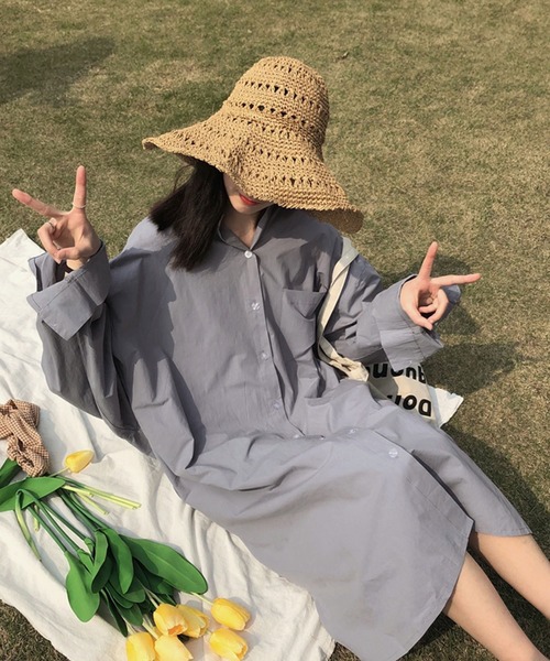 Girly Doll（ガーリードール）の「大人カジュアル　ミディ丈シャツワンピース（シャツワンピース・レディース・ブルー/ホワイト/グレイッシュベージュ/ブラック/ライトブルー・FREE）」の18枚目の写真