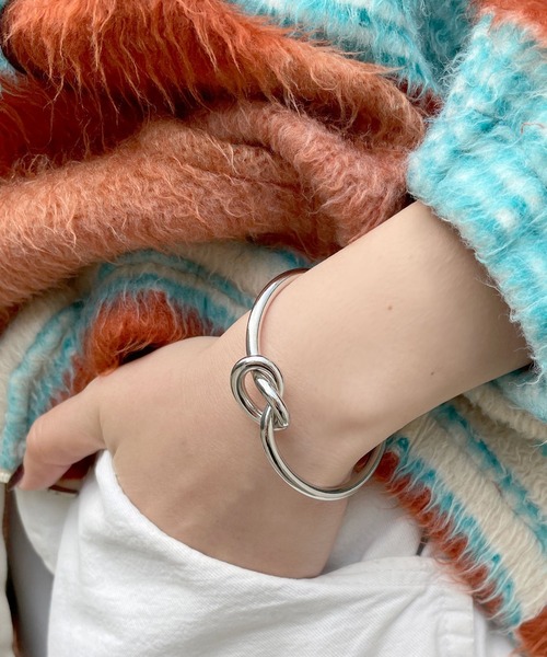 Ein（アイン）の「【Ein】ワンポイントバングル（バングル/リストバンド・レディース・シルバー/ゴールド・FREE）」の2枚目の写真