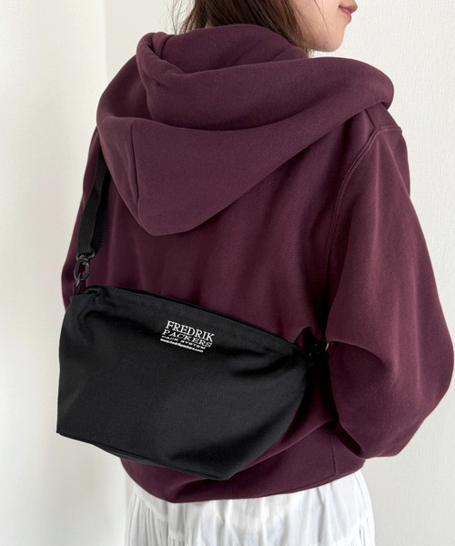 FREDRIK PACKERS（フレドリックパッカーズ）の「【FREDRIK PACKERS】1000D FAM SHOULDER M ミニショルダーサコッシュ（ショルダーバッグ・レディース・ブラック/ベージュ/オリーブ/レオパード・FREE）」の5枚目の写真