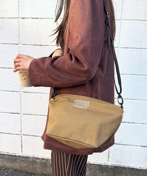 FREDRIK PACKERS（フレドリックパッカーズ）の「【FREDRIK PACKERS】1000D FAM SHOULDER M ミニショルダーサコッシュ（ショルダーバッグ・レディース・ブラック/ベージュ/オリーブ/レオパード・FREE）」の12枚目の写真