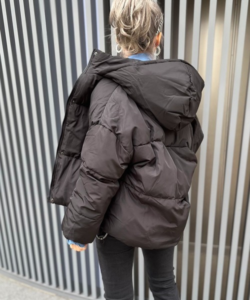 RASVOA(ラスボア)の「【WEB限定】フードボリュームフェイクダウン(ダウンジャケット/コート・レディース・ブラック/アイボリー・FREE)」の13枚目の写真