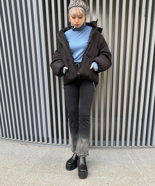 RASVOA(ラスボア)の「【WEB限定】フードボリュームフェイクダウン(ダウンジャケット/コート・レディース・ブラック/アイボリー・FREE)」の15枚目の写真