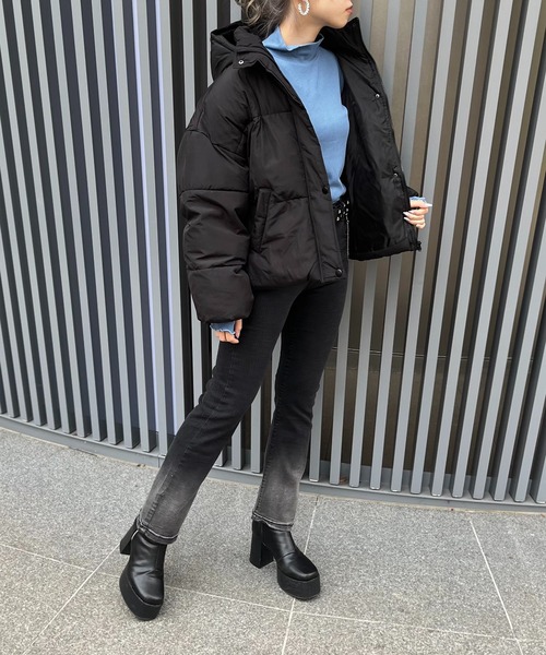 RASVOA(ラスボア)の「【WEB限定】フードボリュームフェイクダウン(ダウンジャケット/コート・レディース・ブラック/アイボリー・FREE)」の17枚目の写真