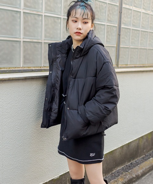 RASVOA(ラスボア)の「【WEB限定】フードボリュームフェイクダウン(ダウンジャケット/コート・レディース・ブラック/アイボリー・FREE)」の4枚目の写真