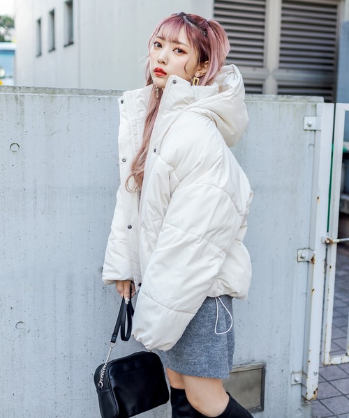 RASVOA(ラスボア)の「【WEB限定】フードボリュームフェイクダウン(ダウンジャケット/コート・レディース・ブラック/アイボリー・FREE)」の22枚目の写真