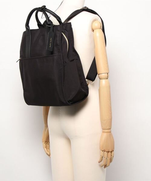 Three Four Time（ｽﾘｰﾌｫｰﾀｲﾑ）の「ポケットパーテーションリュック（バックパック/リュック・レディース・カモフラージュ/グレイッシュベージュ/ブラック・FREE）」の8枚目の写真