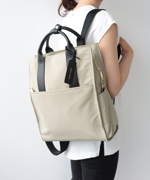 Three Four Time（ｽﾘｰﾌｫｰﾀｲﾑ）の「ポケットパーテーションリュック（バックパック/リュック・レディース・カモフラージュ/グレイッシュベージュ/ブラック・FREE）」の2枚目の写真