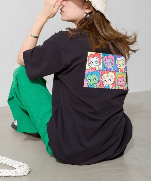 SpRay（スプレイ）の「ＢＥＴＴＹ　ＢＡＣＫプリント　ＢＩＧ　Tシャツ（Tシャツ/カットソー・レディース・ブラック/スミクロ/ライトグレー/オフホワイト・FREE）」の3枚目の写真