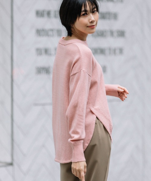 Munich（ミューニック）の「メリノウールサイドスリットプルオーバー（ニット/セーター・レディース・ブラック/ベージュ/ピンク/アイボリー・FREE）」の4枚目の写真