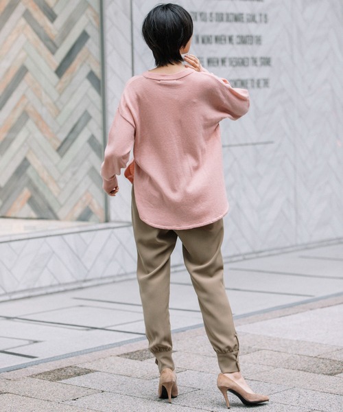 Munich（ミューニック）の「メリノウールサイドスリットプルオーバー（ニット/セーター・レディース・ブラック/ベージュ/ピンク/アイボリー・FREE）」の13枚目の写真