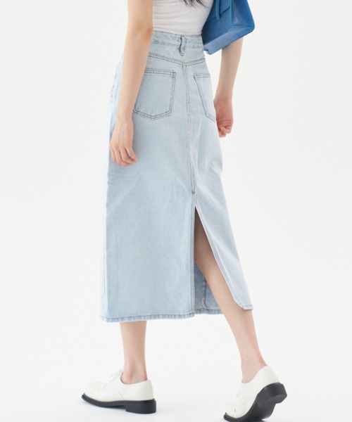 FEKETE（フェケテ）の「FEKETE LONG TIGHT DENIM SKIRT（デニムスカート・レディース・ブルー/ブラック/ライトブルー/ダークブルー・MEDIUM/SMALL）」の3枚目の写真