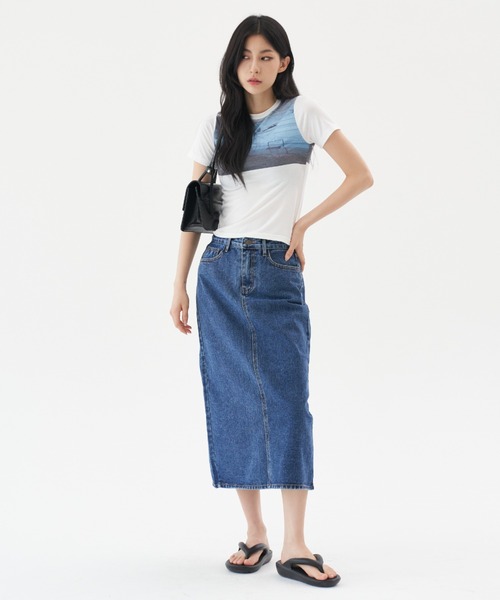 FEKETE（フェケテ）の「FEKETE LONG TIGHT DENIM SKIRT（デニムスカート・レディース・ブルー/ブラック/ライトブルー/ダークブルー・MEDIUM/SMALL）」の6枚目の写真