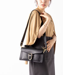 【LAURA DI MAGGIO/ ラウラディマッジョ】オーバルリングフラップショルダーバッグ