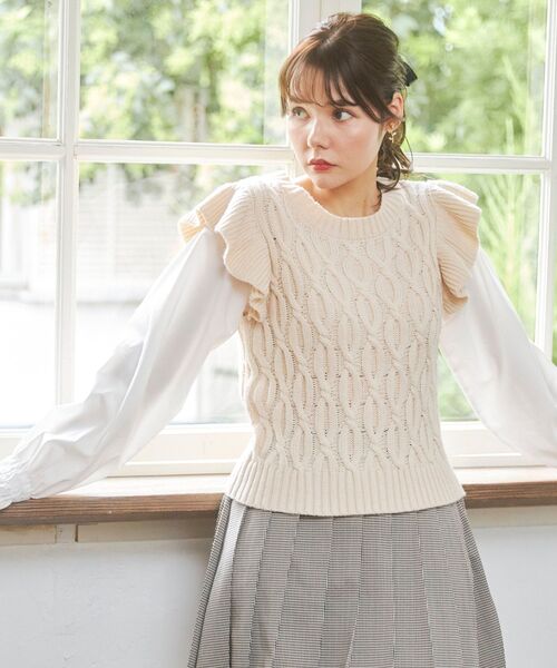 MAJESTIC LEGON(マジェスティックレゴン)の「∞2wayケーブルフリルニット(ニット/セーター・レディース・ブラック/ブラウン/アイボリー・SMALL/MEDIUM)」の6枚目の写真