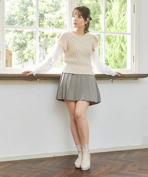 MAJESTIC LEGON(マジェスティックレゴン)の「∞2wayケーブルフリルニット(ニット/セーター・レディース・ブラック/ブラウン/アイボリー・SMALL/MEDIUM)」の7枚目の写真