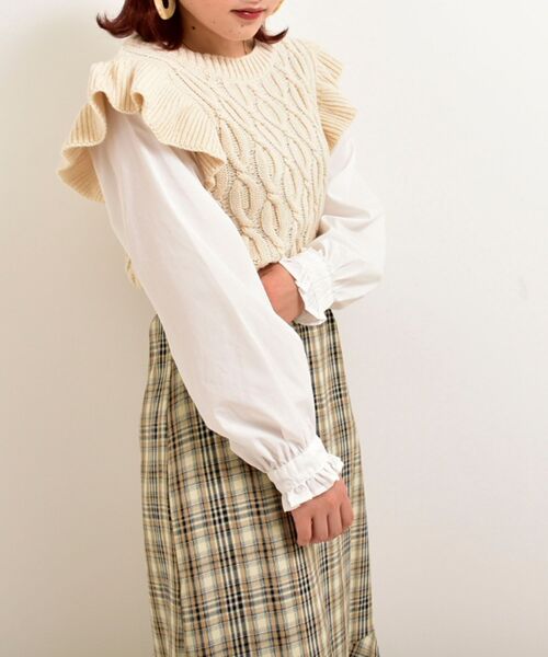 MAJESTIC LEGON(マジェスティックレゴン)の「∞2wayケーブルフリルニット(ニット/セーター・レディース・ブラック/ブラウン/アイボリー・SMALL/MEDIUM)」の19枚目の写真