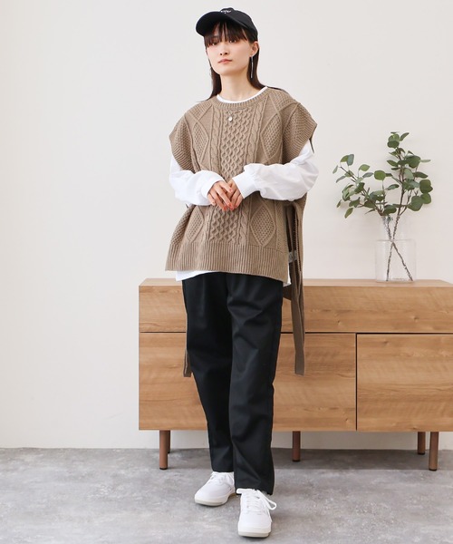 Social GIRL(ソーシャルガール)の「サイドリボンケーブルニットベスト(ベスト・レディース・ブラウン/グレイッシュベージュ/アイボリー/ブラック/モカ・M/L)」の9枚目の写真