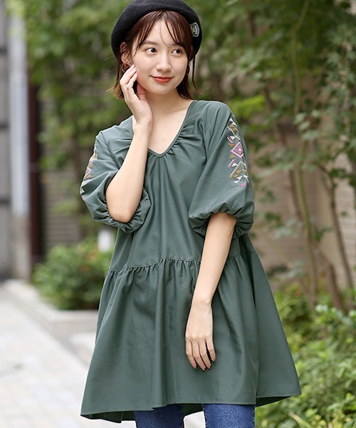 チチカカ（チチカカ）の「キカ刺繍チュニック（チュニック・レディース・パープル/グリーン/チャコールグレー・FREE）」の3枚目の写真