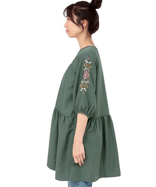 チチカカ（チチカカ）の「キカ刺繍チュニック（チュニック・レディース・パープル/グリーン/チャコールグレー・FREE）」の13枚目の写真