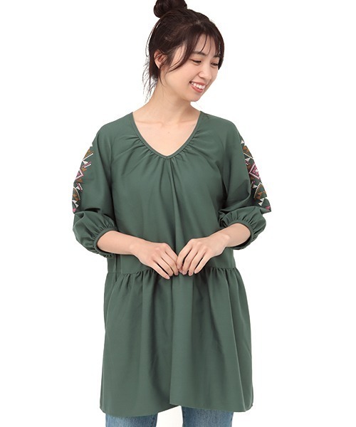 チチカカ（チチカカ）の「キカ刺繍チュニック（チュニック・レディース・パープル/グリーン/チャコールグレー・FREE）」の11枚目の写真