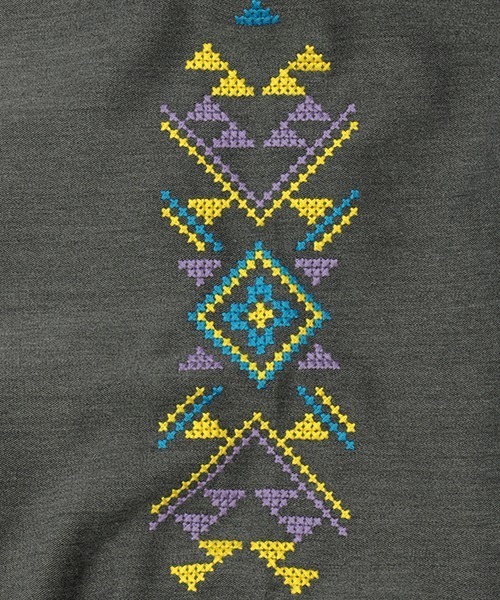 チチカカ（チチカカ）の「キカ刺繍チュニック（チュニック・レディース・パープル/グリーン/チャコールグレー・FREE）」の22枚目の写真