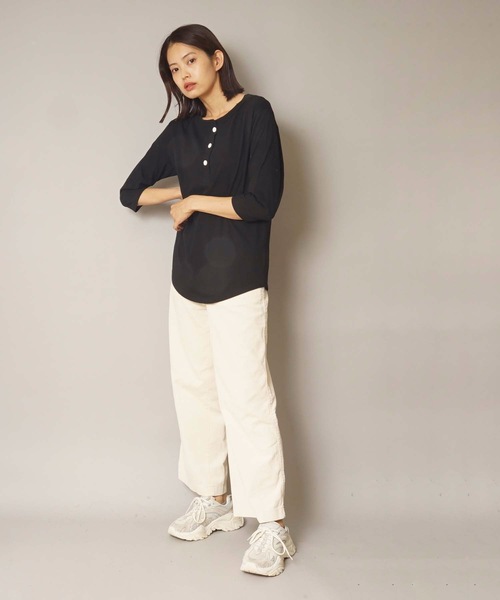 HANES(ヘインズ)の「【HANES/ヘインズ】Undiesリサイクルコットンヘンリーネック七分袖Tシャツ HW1-U501(Tシャツ/カットソー・レディース・ブラック/ベージュ/ホワイト・FREE)」の11枚目の写真