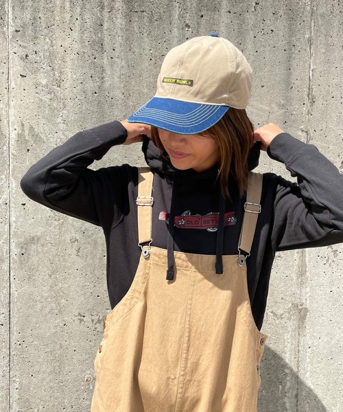 OLD BETTY'S(オールドベティーズ)の「オールドベティーズ【OLD BETTY’S】Cadillac Print Sweat Parka(パーカー・レディース・ホワイト/ブラック/杢グレー・S)」の1枚目の写真