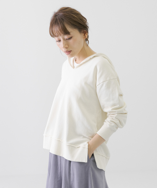 URBAN RESEARCH Sonny Label（アーバンリサーチサニーレーベル）の「抗菌防臭Vネックフーディースウェット（Tシャツ/カットソー・レディース・ブラック/レッド/ブラウン/ブルー/オフホワイト・FREE）」の2枚目の写真