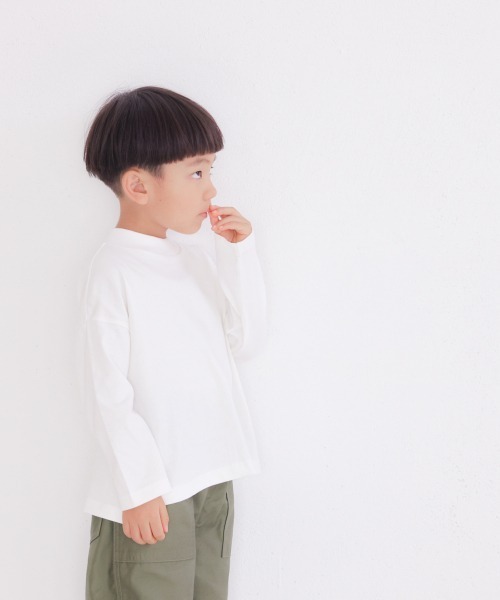 LOWRYS FARM(ローリーズファーム)の「モックネックロンT 216220(Tシャツ/カットソー・キッズ・ホワイト/ブラック/オレンジ・110cm/120cm/130cm/140cm/150cm)」の2枚目の写真