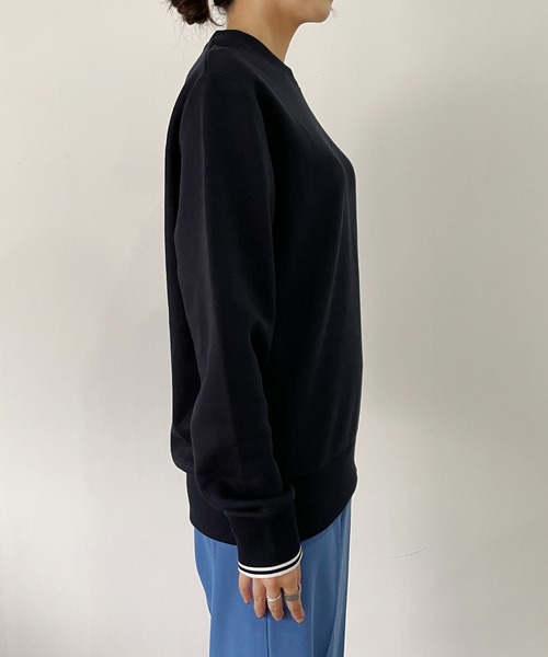 FRED PERRY（フレッドペリー）の「〈WEB限定〉【FRED PERRY/フレッドペリー】ワンポイントプルオーバー（スウェット・レディース・ネイビー/ピンク・M）」の3枚目の写真
