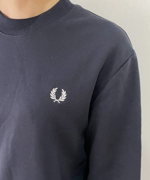 FRED PERRY（フレッドペリー）の「〈WEB限定〉【FRED PERRY/フレッドペリー】ワンポイントプルオーバー（スウェット・レディース・ネイビー/ピンク・M）」の6枚目の写真