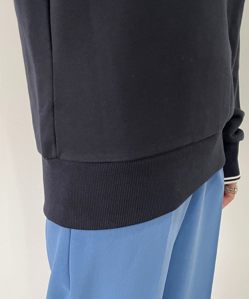 FRED PERRY（フレッドペリー）の「〈WEB限定〉【FRED PERRY/フレッドペリー】ワンポイントプルオーバー（スウェット・レディース・ネイビー/ピンク・M）」の9枚目の写真