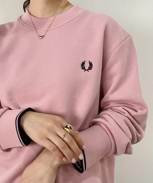 FRED PERRY（フレッドペリー）の「〈WEB限定〉【FRED PERRY/フレッドペリー】ワンポイントプルオーバー（スウェット・レディース・ネイビー/ピンク・M）」の22枚目の写真