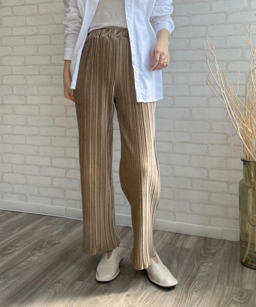 Chiaro（キアロ）の「スエードタッチプリーツワイドパンツ（その他パンツ・レディース・パープル/アイボリー/グレイッシュベージュ・FREE）」の3枚目の写真