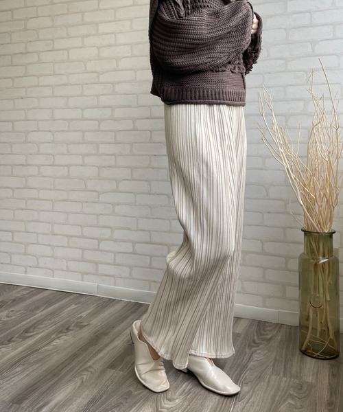 Chiaro（キアロ）の「スエードタッチプリーツワイドパンツ（その他パンツ・レディース・パープル/アイボリー/グレイッシュベージュ・FREE）」の22枚目の写真