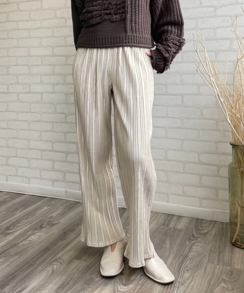 Chiaro（キアロ）の「スエードタッチプリーツワイドパンツ（その他パンツ・レディース・パープル/アイボリー/グレイッシュベージュ・FREE）」の7枚目の写真
