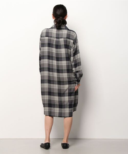 HYSTERIC GLAMOUR(ヒステリックグラマー)の「オーバーサイズ オープンカラーワンピース(ワンピース・レディース・パープル系その他/レッド系その他/ブラック系その他・FREE)」の8枚目の写真