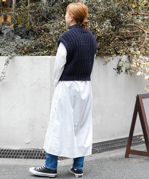 URBAN RESEARCH Sonny Label（アーバンリサーチサニーレーベル）の「『Sサイズ/低身長向けも展開』ざっくりニットベストxシャツワンピースセット（ワンピース・レディース・ブラック/ネイビー/オフホワイト・SMALL/FREE）」の9枚目の写真