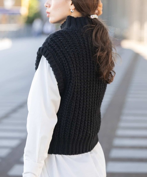 URBAN RESEARCH Sonny Label（アーバンリサーチサニーレーベル）の「『Sサイズ/低身長向けも展開』ざっくりニットベストxシャツワンピースセット（ワンピース・レディース・ブラック/ネイビー/オフホワイト・SMALL/FREE）」の15枚目の写真