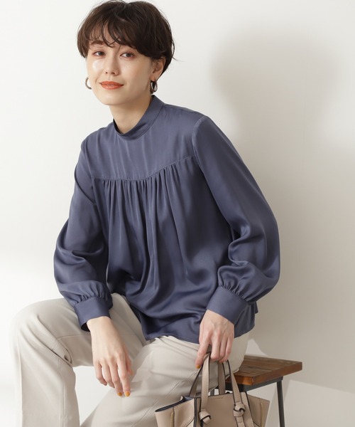 N.（N. Natural Beauty Basic）（エヌエヌナチュラルビューティーベーシック）の「◆ヴィンテージ風サテンギャザーブラウス（シャツ/ブラウス・レディース・オフホワイト/ブルー/モーブ系・MEDIUM）」の3枚目の写真