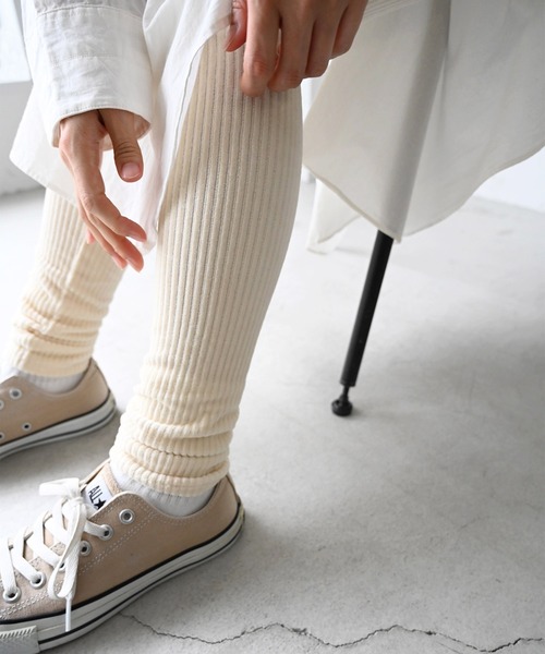 CANAL JEAN(キャナルジーン)の「arc はりぬきベロアレギンス(その他パンツ・レディース・ブラック/ネイビー/ブラウン/グレー/アイボリー・38)」の8枚目の写真