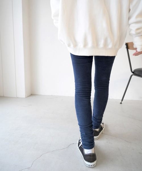 CANAL JEAN(キャナルジーン)の「arc はりぬきベロアレギンス(その他パンツ・レディース・ブラック/ネイビー/ブラウン/グレー/アイボリー・38)」の17枚目の写真