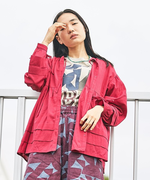 TOBILA(トビラ)の「インド綿麻 スラブローン タック ギャザーブラウス(シャツ/ブラウス・レディース・ホワイト/ブラウン/ピンク・M)」の1枚目の写真