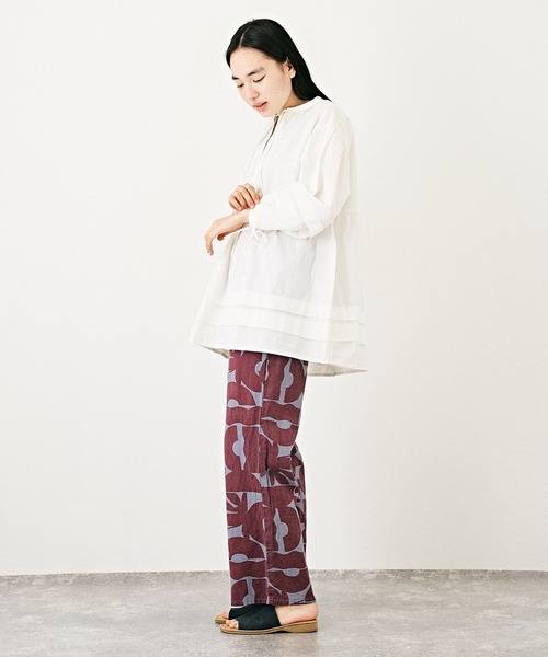 TOBILA(トビラ)の「インド綿麻 スラブローン タック ギャザーブラウス(シャツ/ブラウス・レディース・ホワイト/ブラウン/ピンク・M)」の7枚目の写真