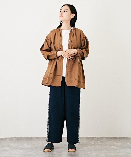 TOBILA(トビラ)の「インド綿麻 スラブローン タック ギャザーブラウス(シャツ/ブラウス・レディース・ホワイト/ブラウン/ピンク・M)」の9枚目の写真