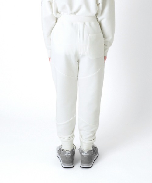 GLAZOS（グラソス）の「[テーパード]裏毛・ファスナーポケットスウェットパンツ【セットアップ対応】（スウェットパンツ・キッズ・ホワイト/ブラック/ブルー・130cm/140cm/150cm/160cm/170cm）」の4枚目の写真
