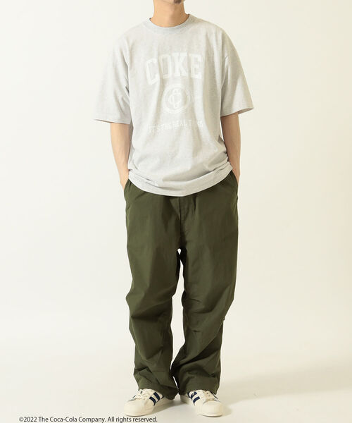 BEAMS（ビームス）の「Coca-Cola / 別注 College Logo T-shirt（Tシャツ/カットソー・メンズ・ライトグレー/ブラック・SMALL/MEDIUM/LARGE/X-LARGE）」の3枚目の写真