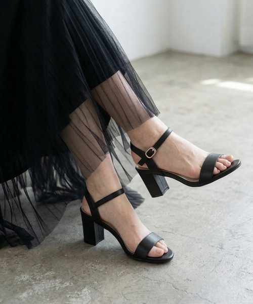 LibertyDoll（リバティードール）の「LibertyDoll 7.5㎝チャンキーヒールセパレートストラップサンダル（サンダル・レディース・ベージュ/グレー/シルバー/ブラック系その他/ゴールド/ネイビー/ブラック/ホワイト/レッド系その他・LL/3L/S/L/SS/M）」の3枚目の写真