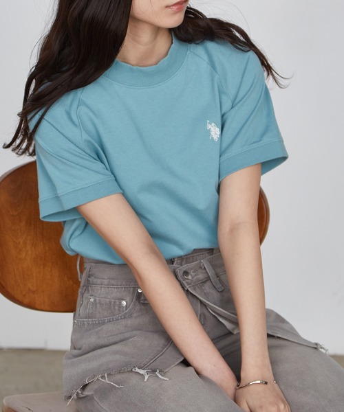 U.S. POLO ASSN.(ユーエスポロアッスン)の「U.S. POLO ASSN./ユーエスポロアッスン 綿100%ワンポイント刺繍プチハイネックTシャツ(Tシャツ/カットソー・レディース・ネイビー/モカ/セージグリーン/オフホワイト/ブラック系その他/ホワイト系その他・L/LL/M)」の6枚目の写真