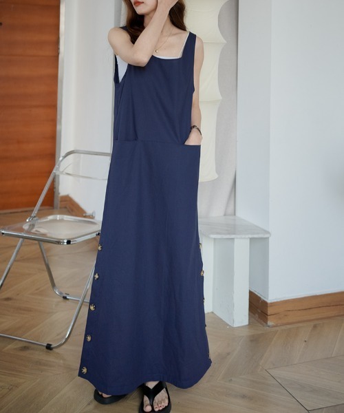 ABITOKYO(アビトーキョー)の「マキシ丈サイドボタンノースリーブロングワンピース(ワンピース・レディース・ネイビー/モカ/グリーン/カーキ/チャコールグレー・FREE)」の16枚目の写真